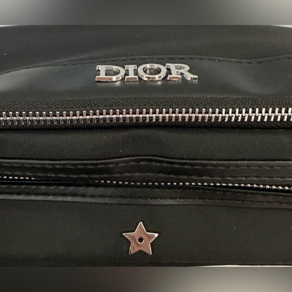 NIB Christian Dior Backstage makeup brush set with travel case. NIB with samples - Picture 3 of 9